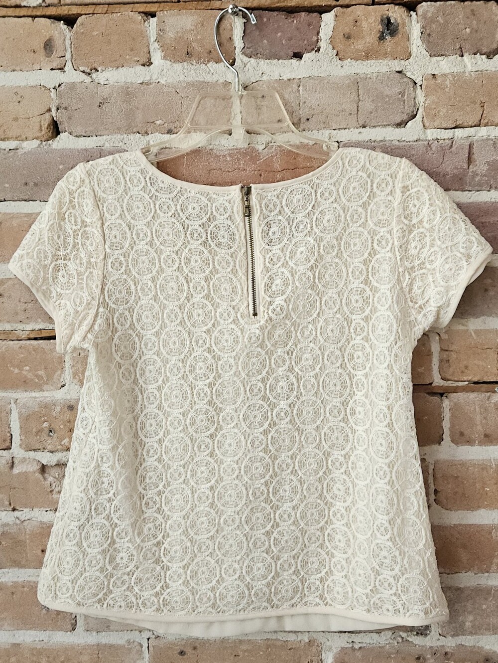 Women's Cream Lace Overlay Short-Sleeve Top - Picture 2 of 9